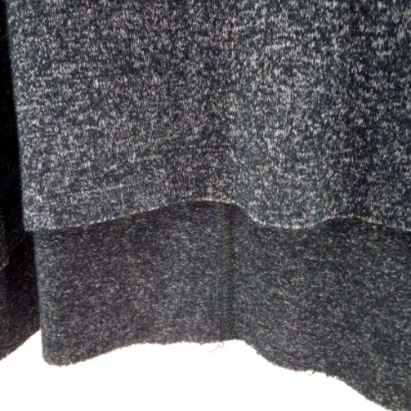 AEO Soft & Sexy Plush Dark Gray Exposed Hi-Low Hem Viscose Blend LS Top S - Picture 6 of 10